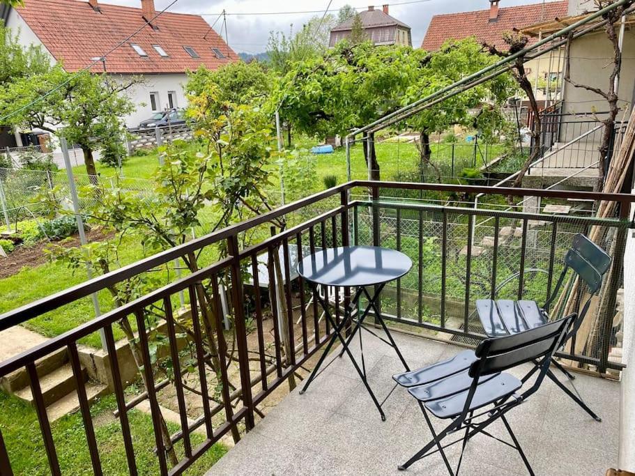 Spacious In A Quiet Neighbourhood + Private Parking Appartement *